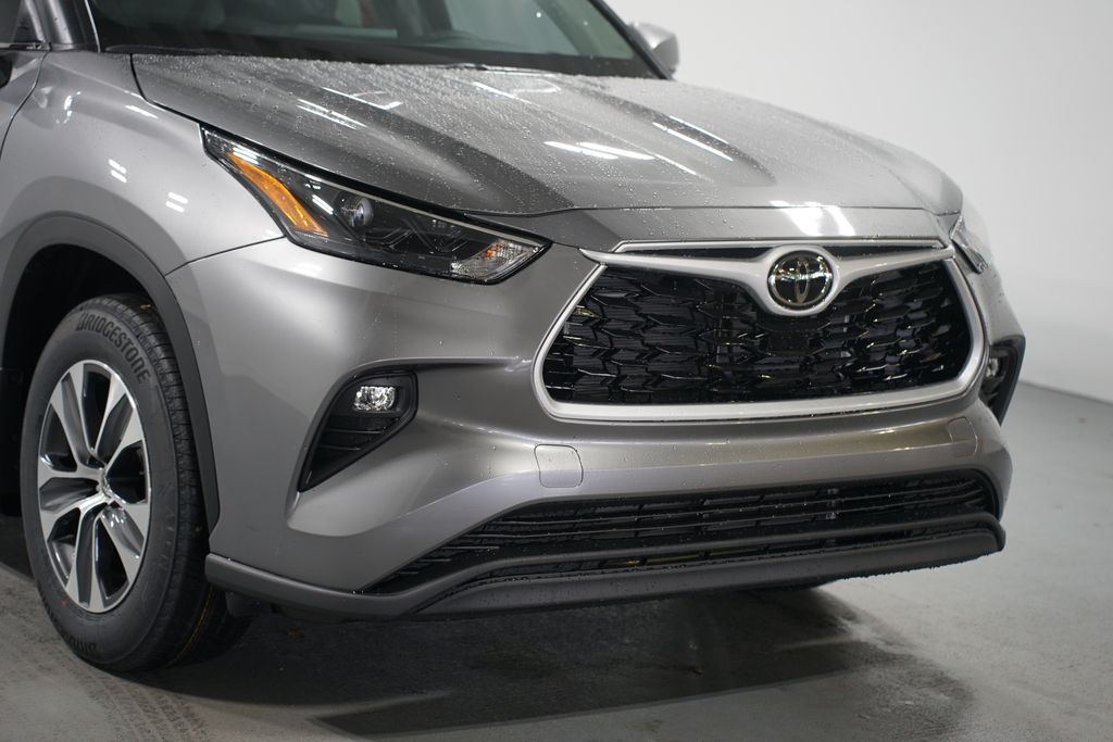 Thumbnail: 2026 Toyota Highlander - 4