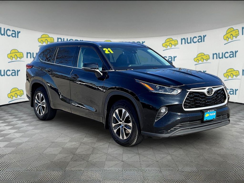 2021 Toyota Highlander — photo 1