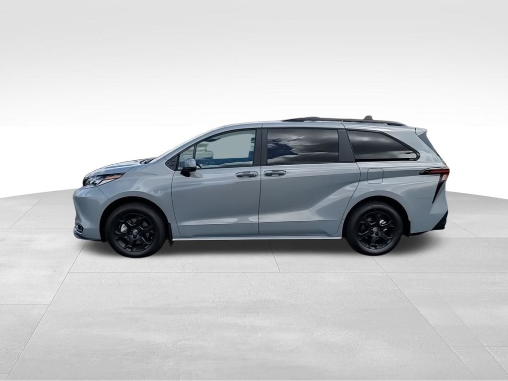 2025 Toyota Sienna L 5