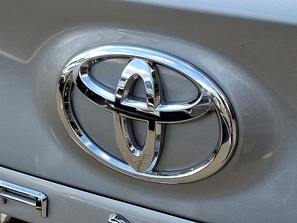 Thumbnail: 2020 Toyota Camry - 29