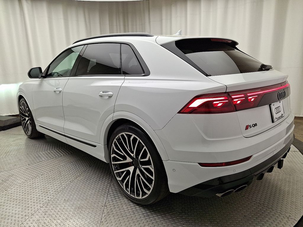 Thumbnail: 2026 Audi SQ8 - 4