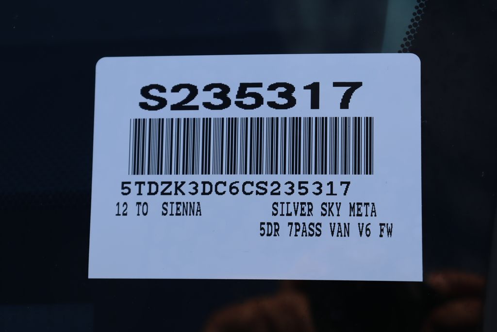 Thumbnail: 2012 Toyota Sienna - 7