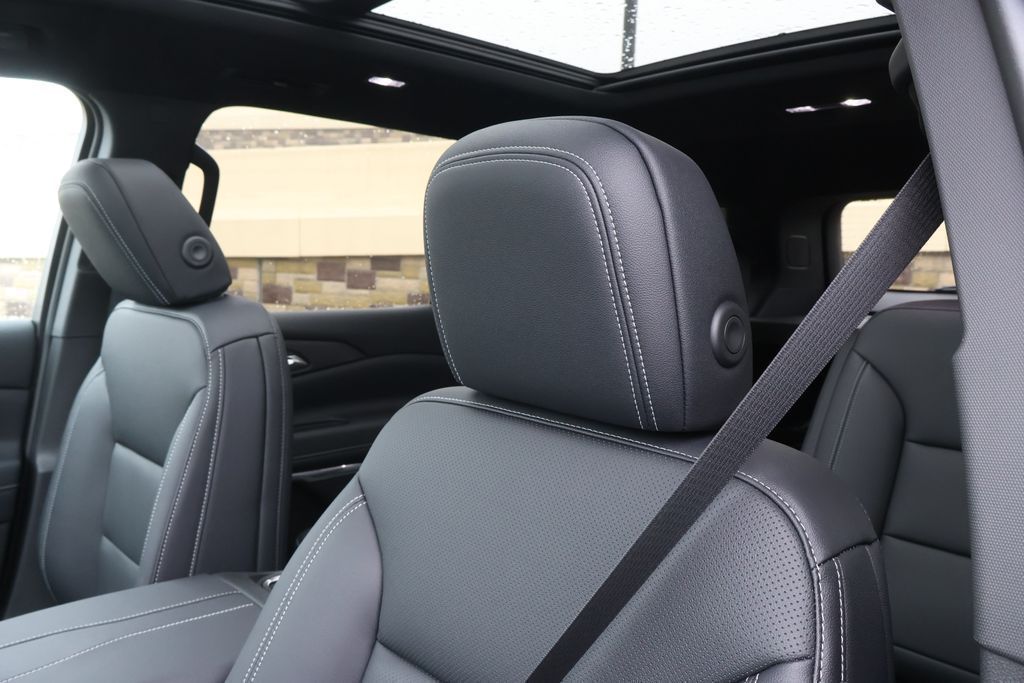 Thumbnail: 2026 Chevrolet Traverse - 15