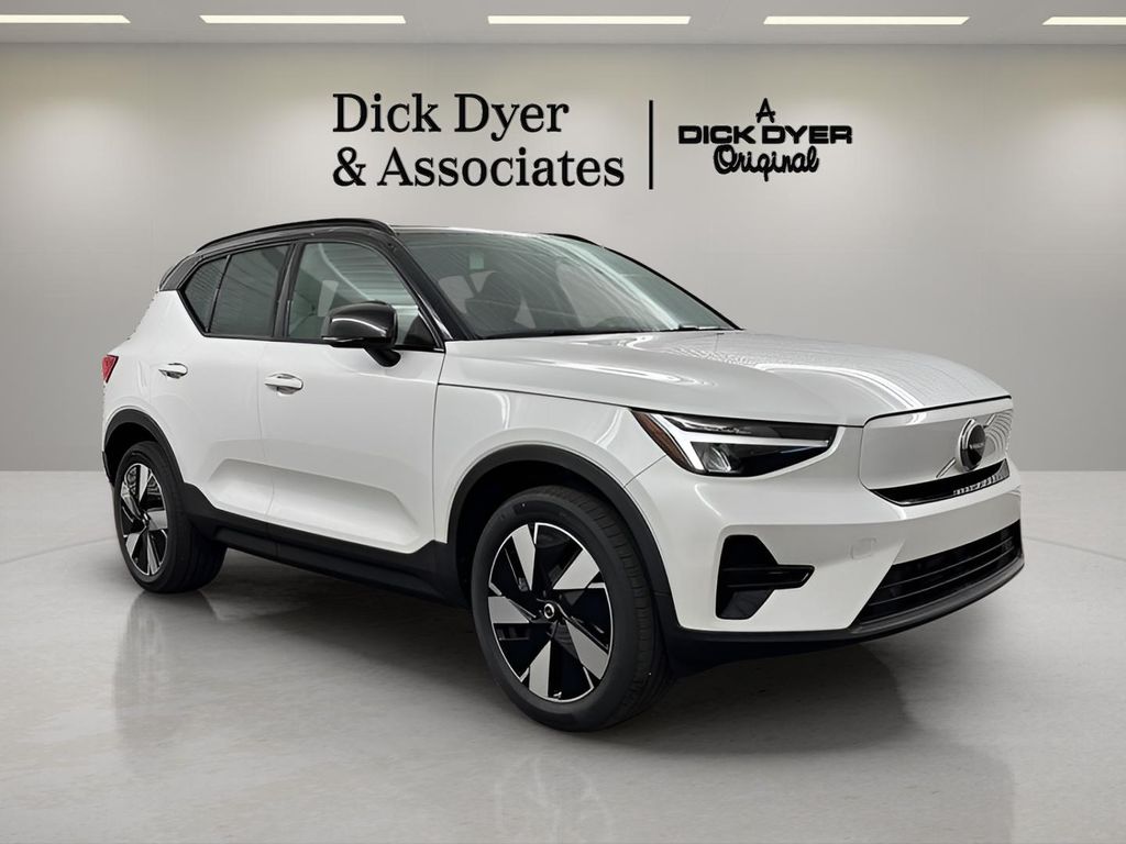 2024 Volvo XC40 Recharge Core RWD