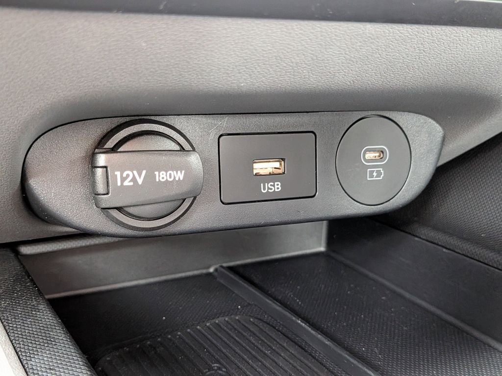 2025 Hyundai Elantra SEL - Photo 23