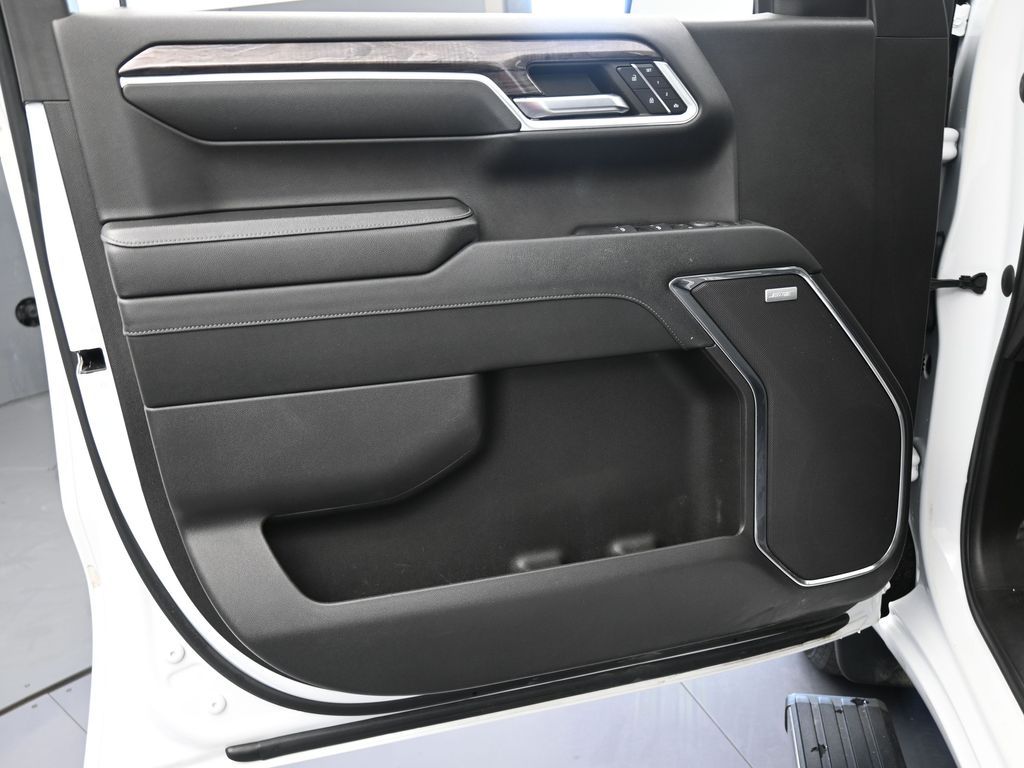 Used 2023 Summit White Chevrolet LTZ image 17