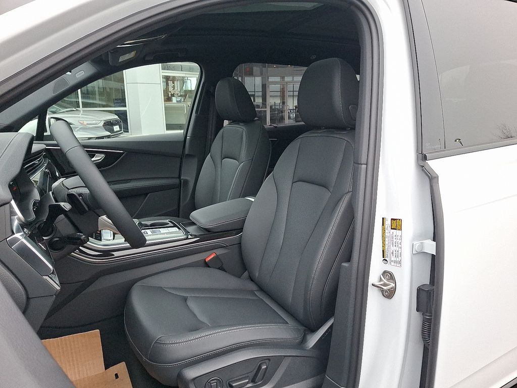 Thumbnail: 2026 Audi Q7 - 10