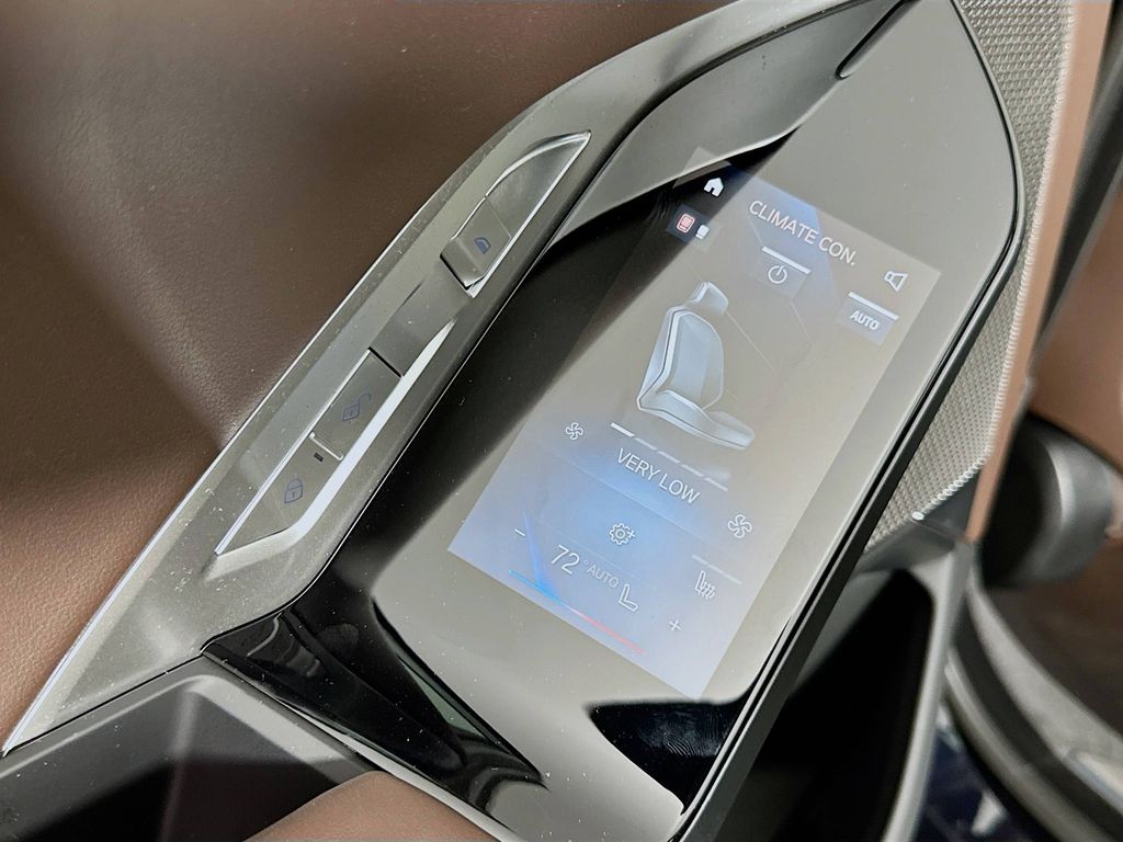 Thumbnail: 2026 BMW 7 Series - 18