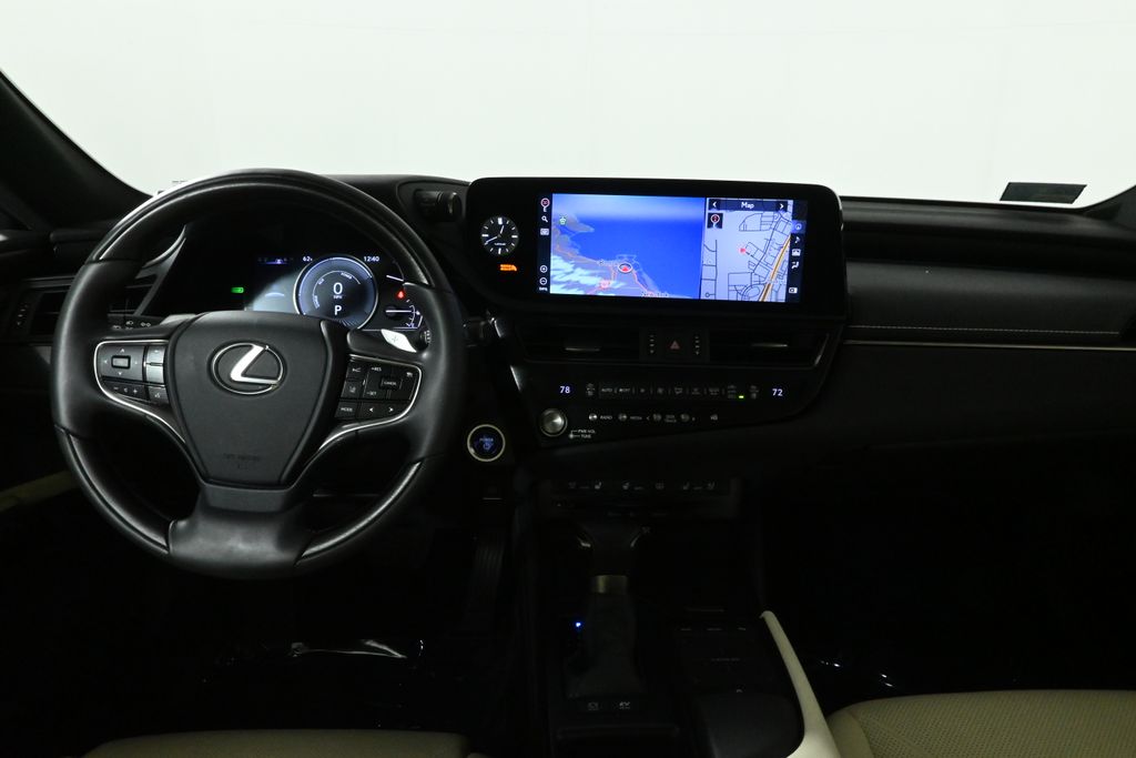 2022 Lexus ES Hybrid 300h Luxury 16