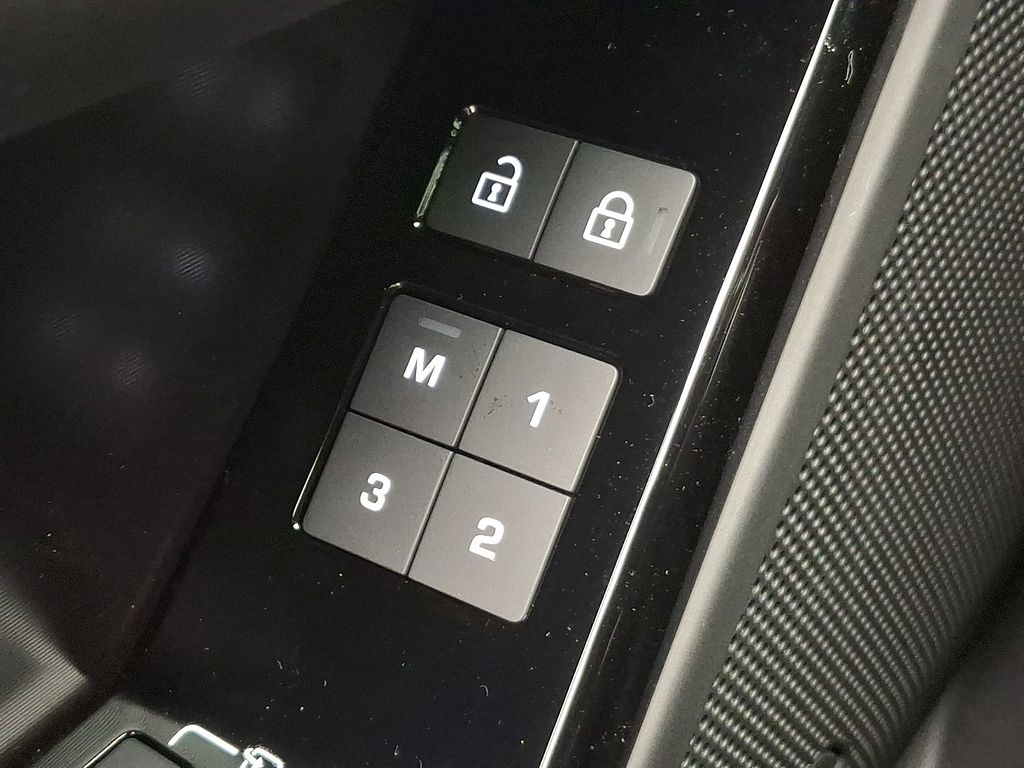 Thumbnail: 2026 Land Rover Range Rover Velar - 20