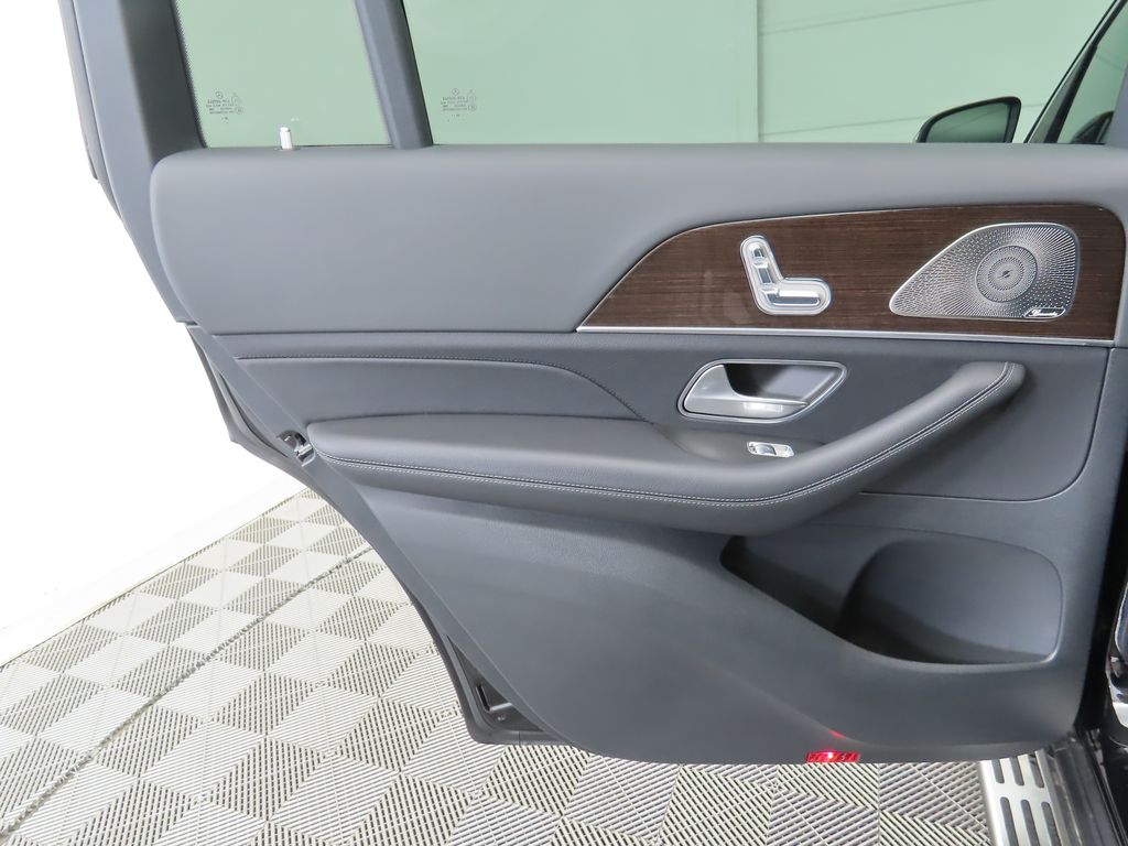 Thumbnail: 2025 Mercedes-Benz GLS - 27