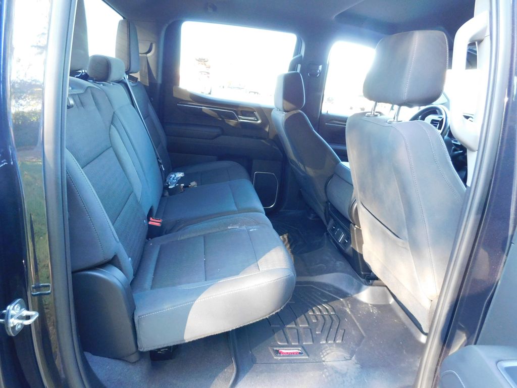 Thumbnail: 2022 Chevrolet Silverado 1500 - 5