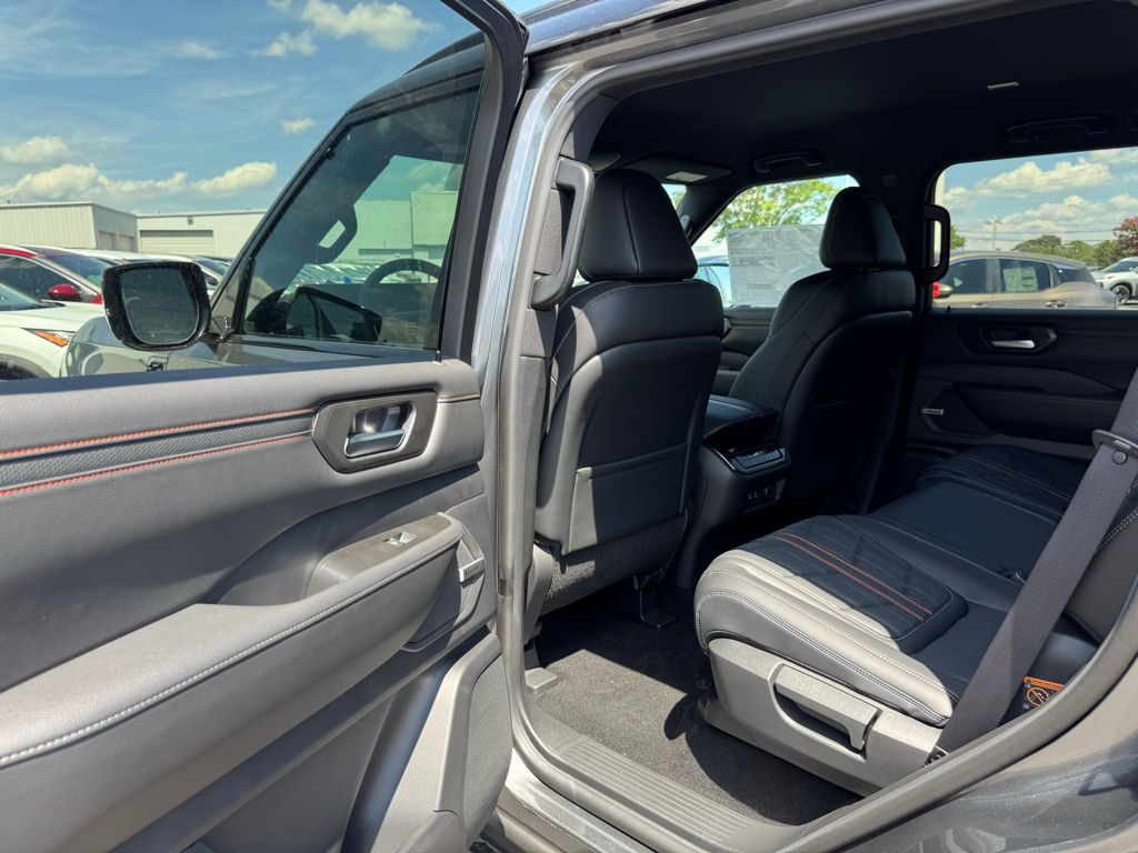 2025 Nissan Armada PRO-4X - Photo 34