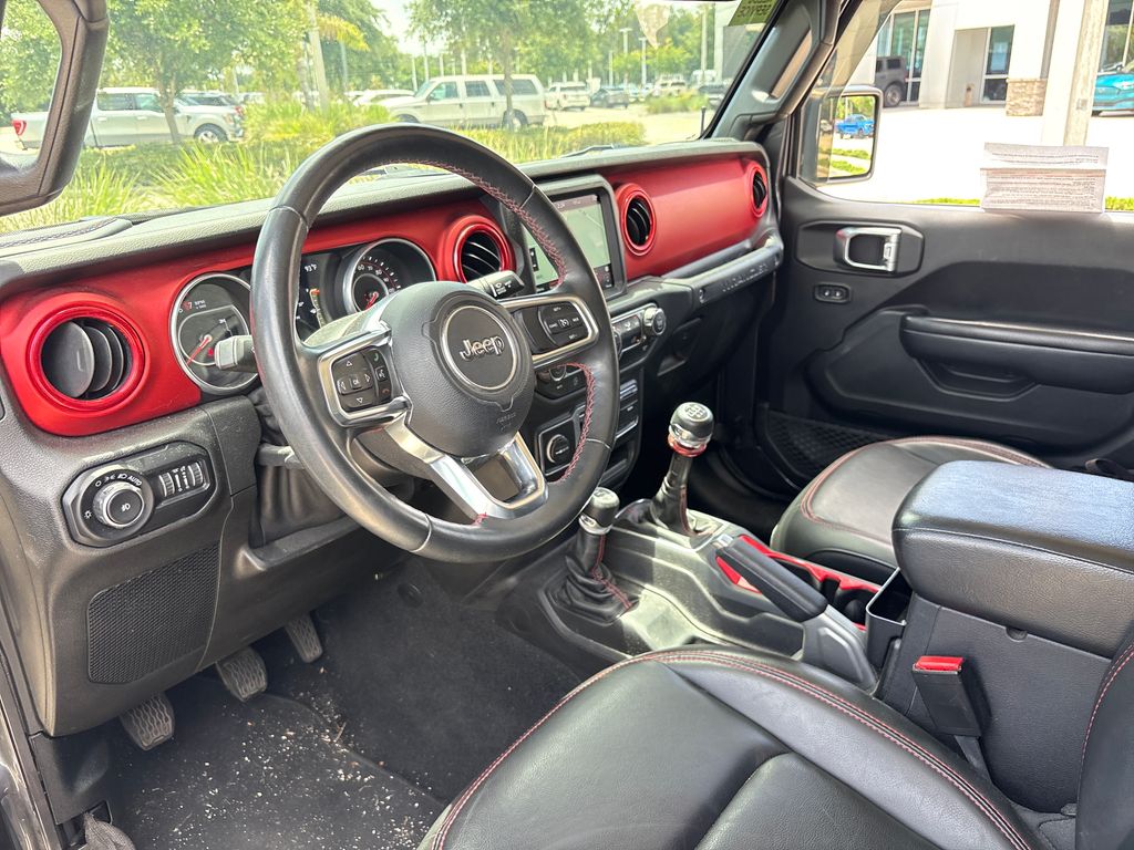 Certified Used 2018 Gray Jeep Rubicon image 6