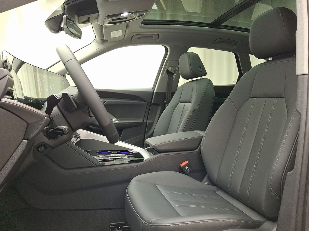 Thumbnail: 2025 Audi Q5 - 8