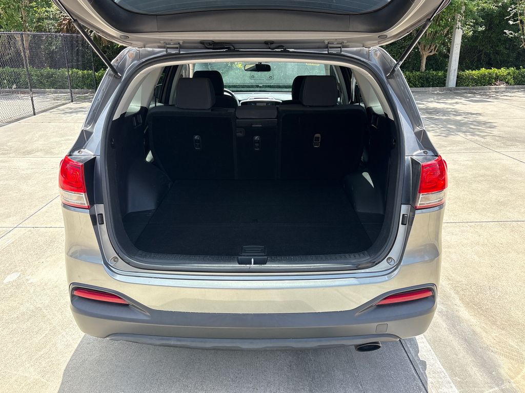 Used 2017 Silver Kia LX image 30