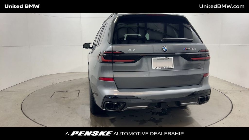 2025 BMW X7 M60i 7