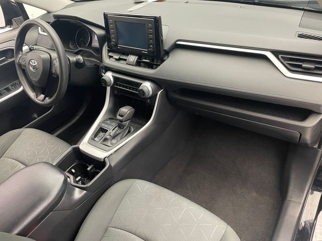 2022 Toyota RAV4 XLE 15