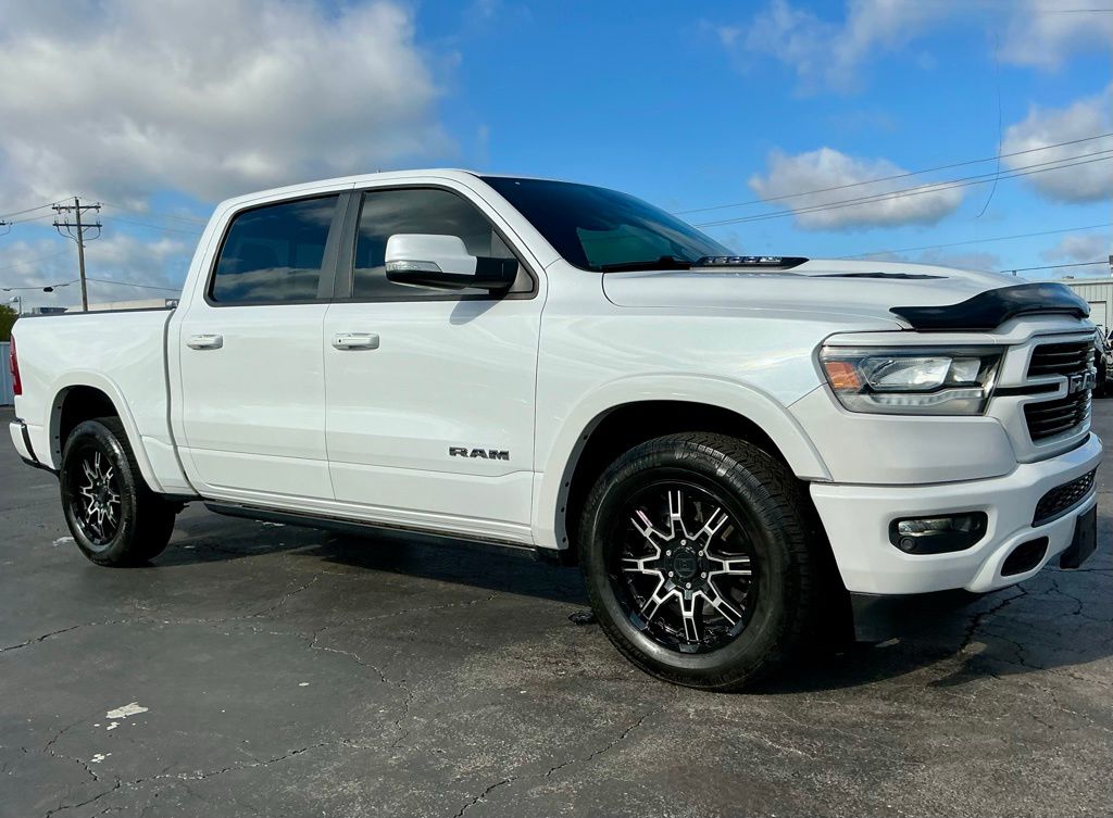 View vehicle photo 7