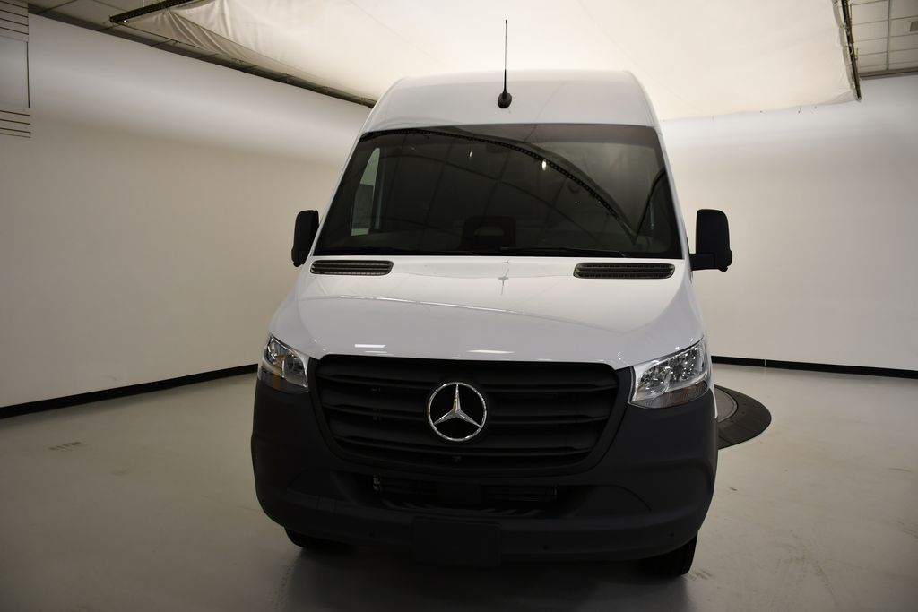 Thumbnail: 2025 Mercedes-Benz Sprinter - 2