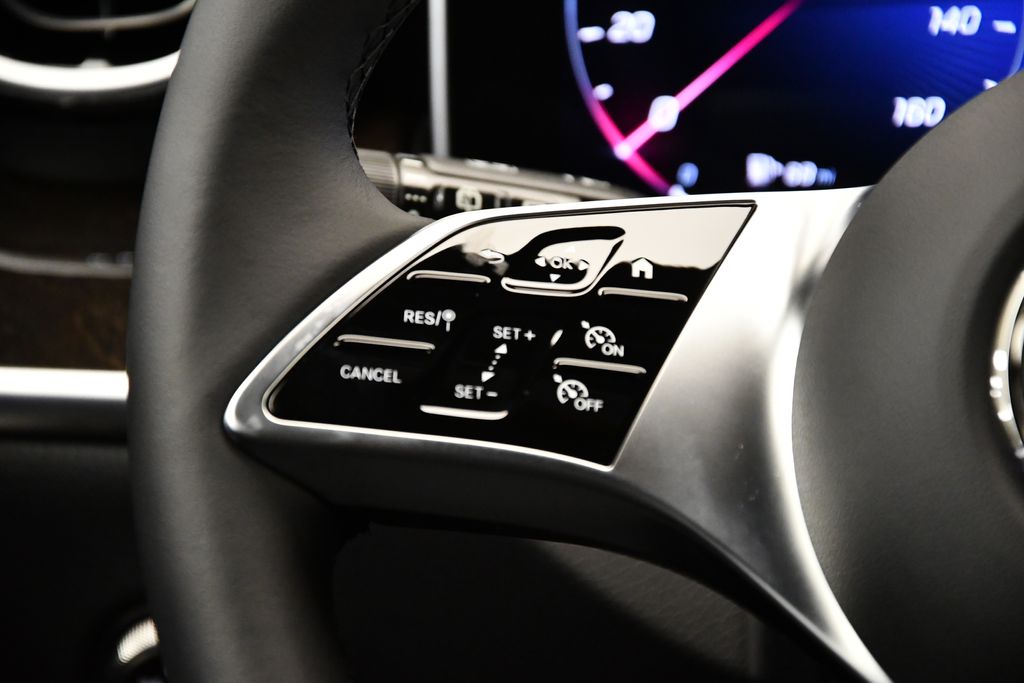 Thumbnail: 2025 Mercedes-Benz GLC - 22