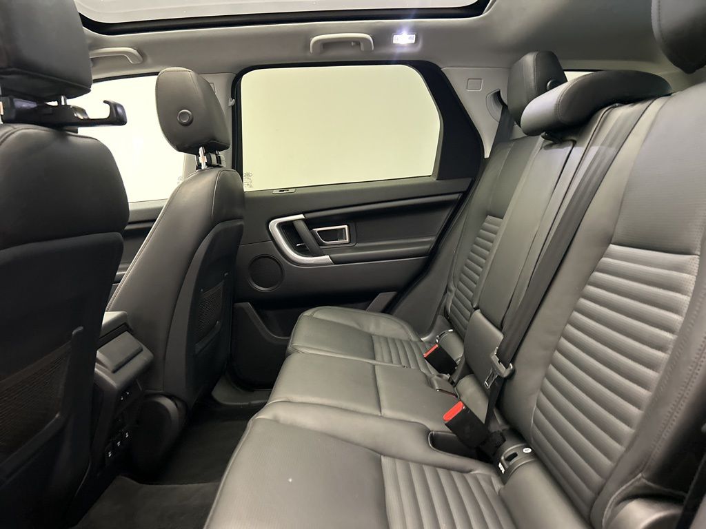 Thumbnail: 2019 Land Rover Discovery Sport - 24