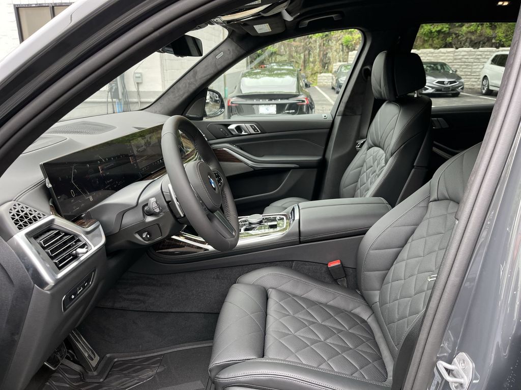 2026 BMW X7 xDrive40i 11
