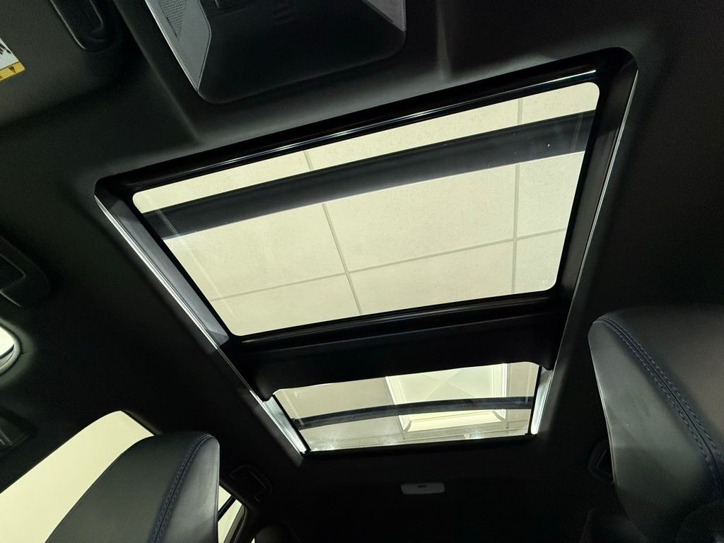 Thumbnail: 2022 Toyota RAV4 - 18