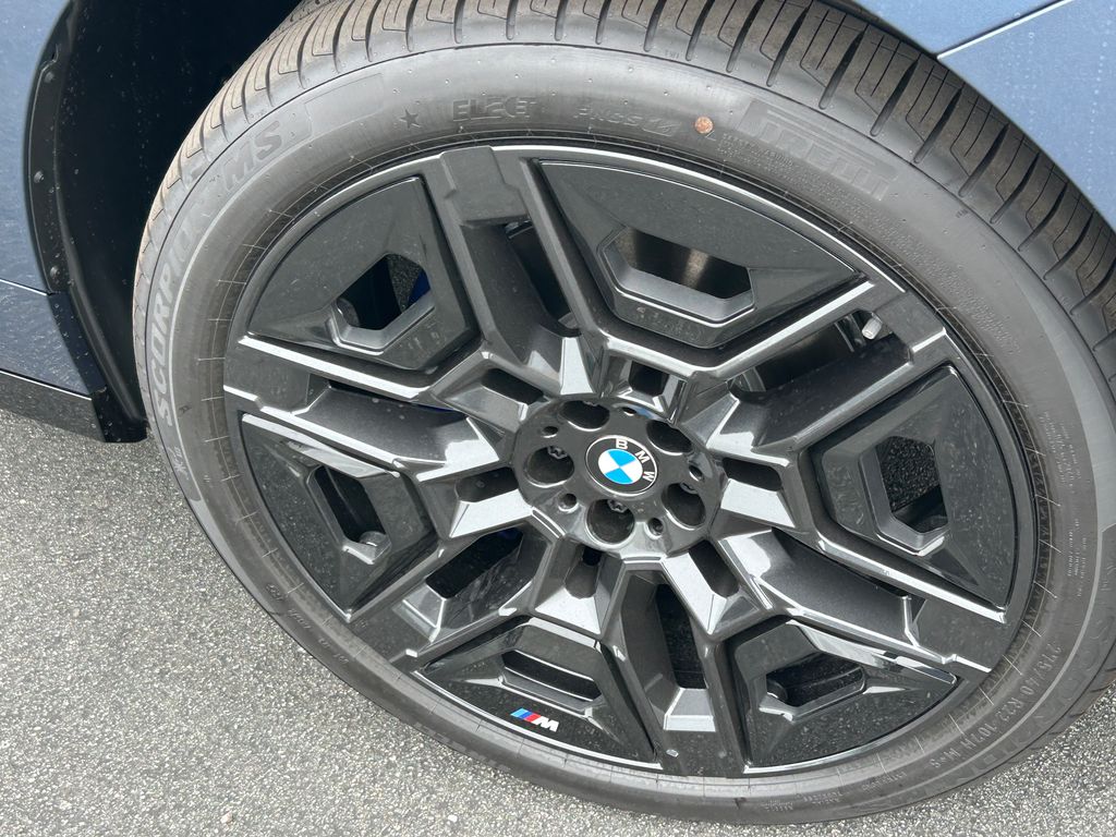 Thumbnail: 2026 BMW iX - 3