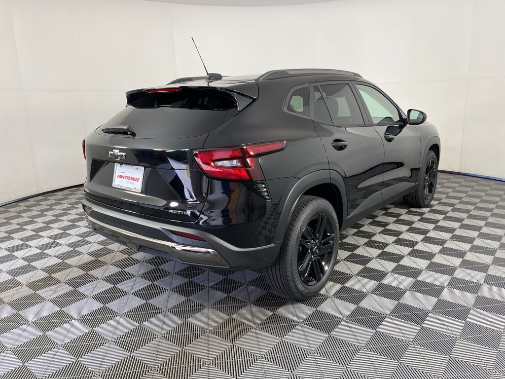 Thumbnail: 2025 Chevrolet Trax - 5