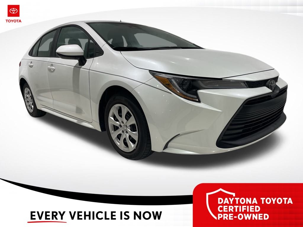 2025 Toyota Corolla LE's photo