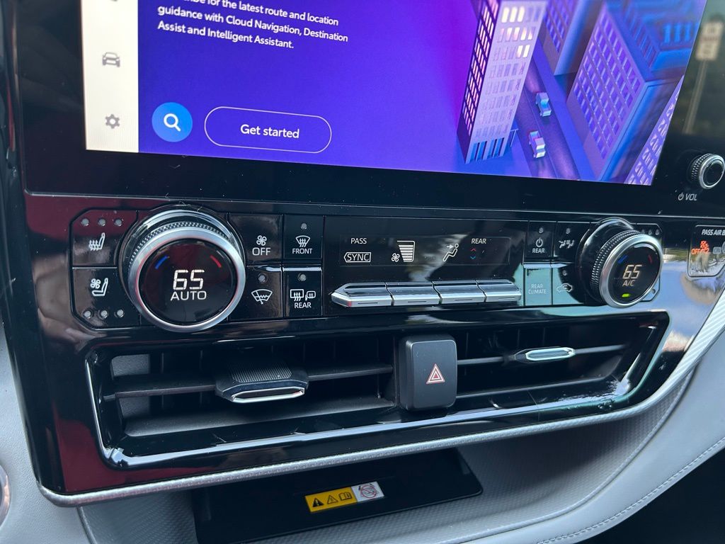 2024 Toyota Highlander Platinum 28