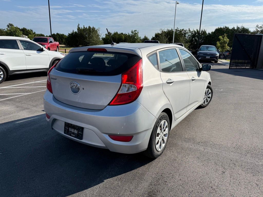 Thumbnail: 2016 Hyundai Accent - 4