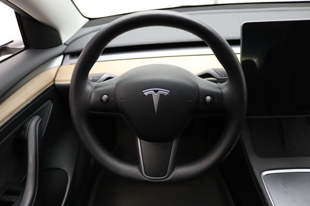 Thumbnail: 2023 Tesla Model 3 - 23