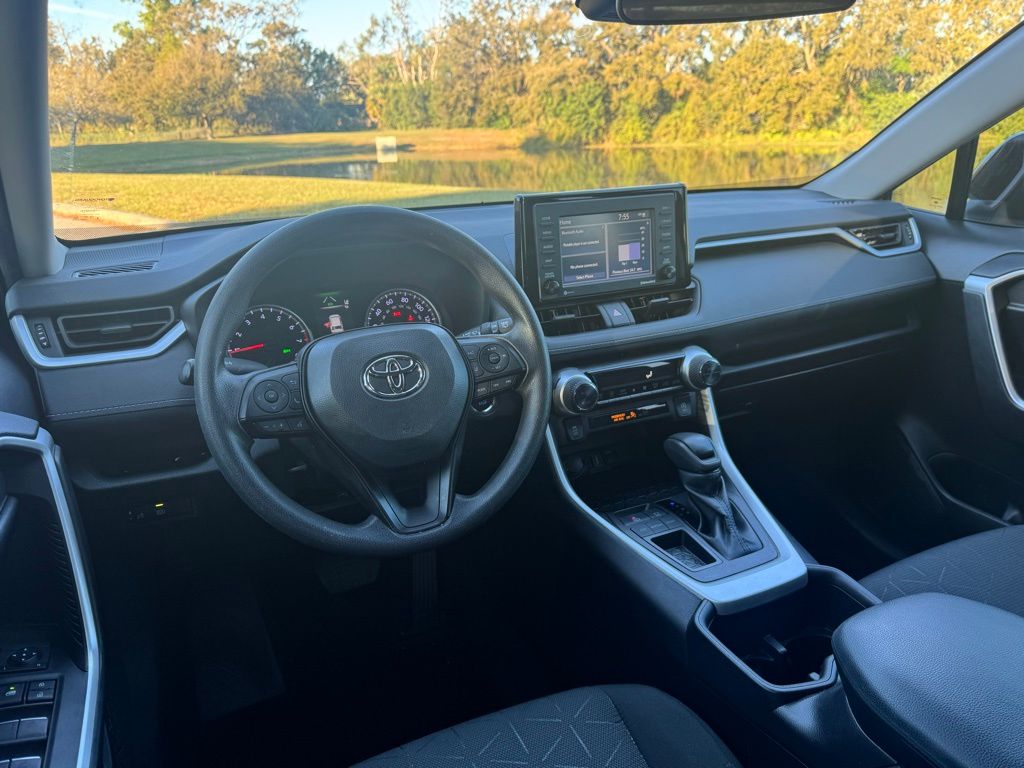 2022 Toyota RAV4 XLE 12