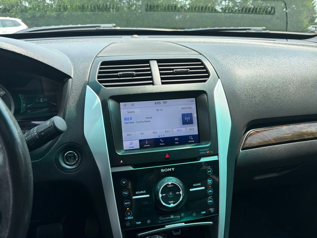 Thumbnail: 2013 Ford Explorer - 15
