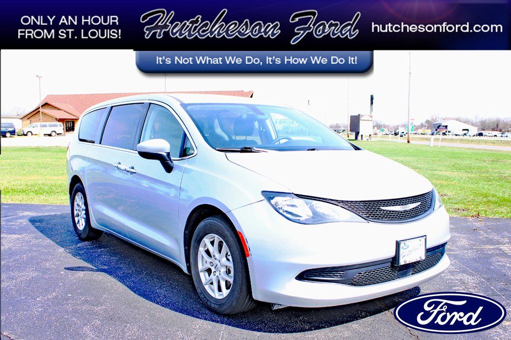 2022 Chrysler Voyager LX FWD