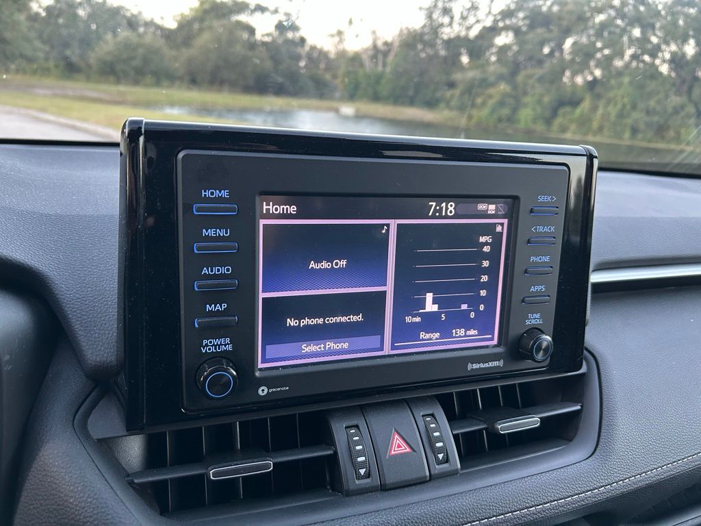 Thumbnail: 2021 Toyota RAV4 - 25