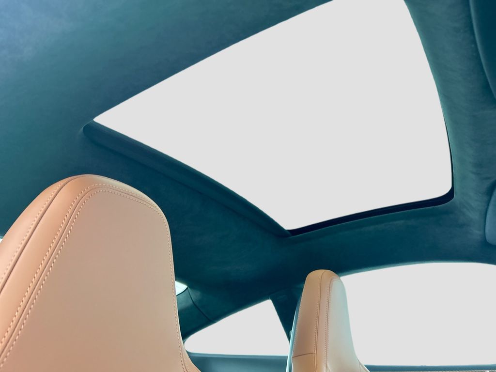 Thumbnail: 2026 Porsche 911 - 20