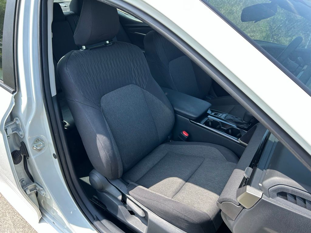 Thumbnail: 2025 Toyota Camry - 15