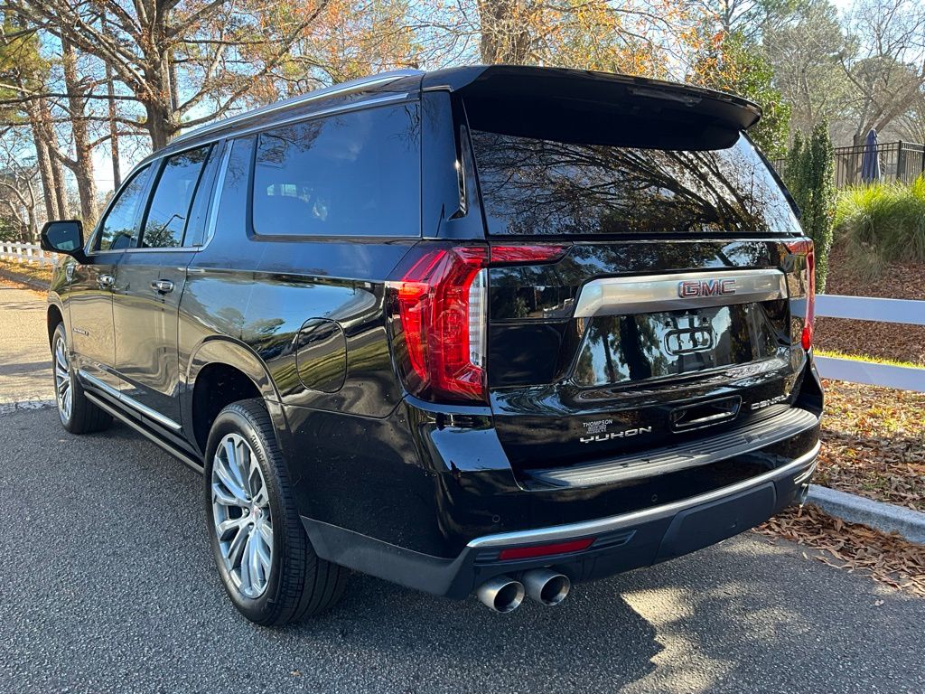 2022 GMC Yukon XL Denali 4