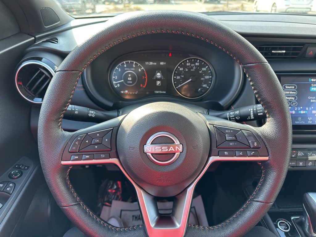 2022 Nissan Kicks SR 35