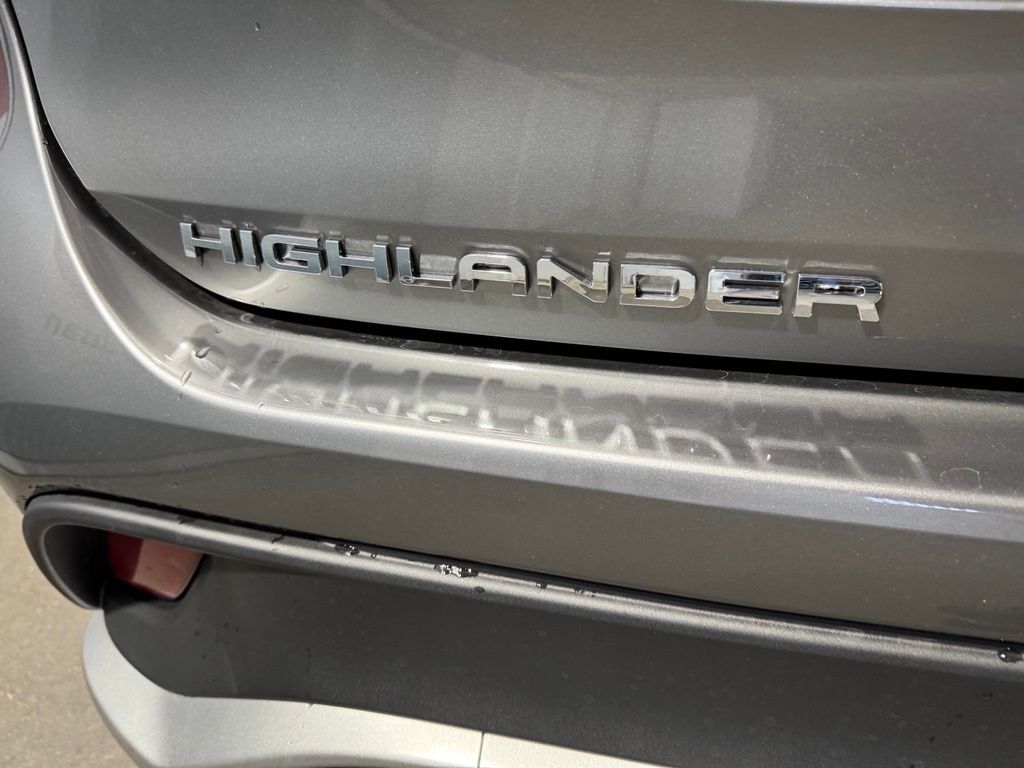 Thumbnail: 2026 Toyota Highlander - 24