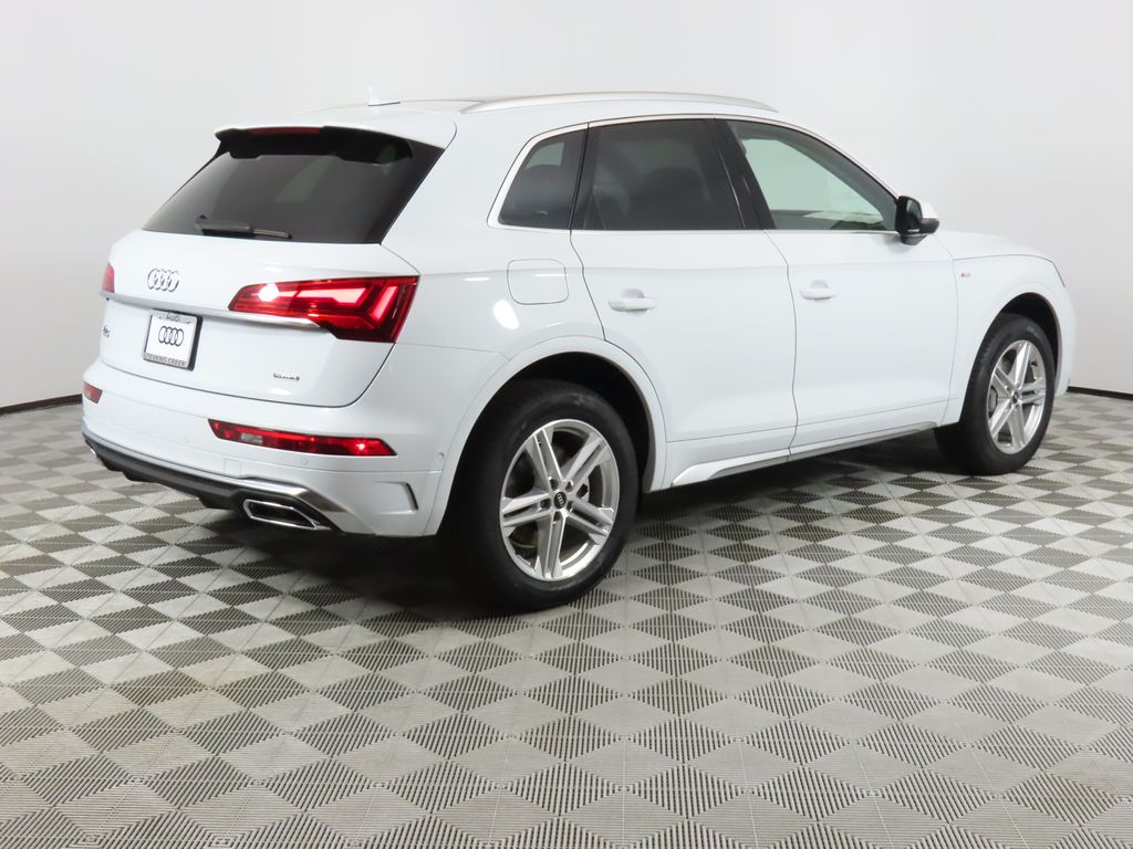 2024 Audi Q5 e  5