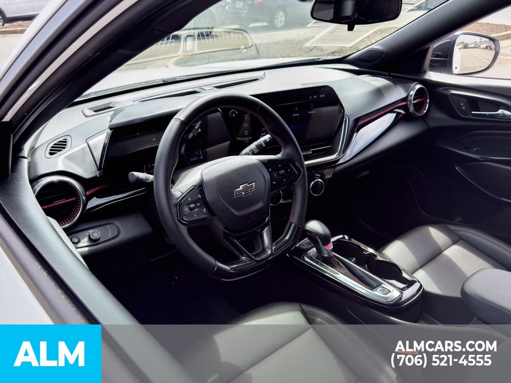 Used 2025 Summit White Chevrolet 2RS image 11