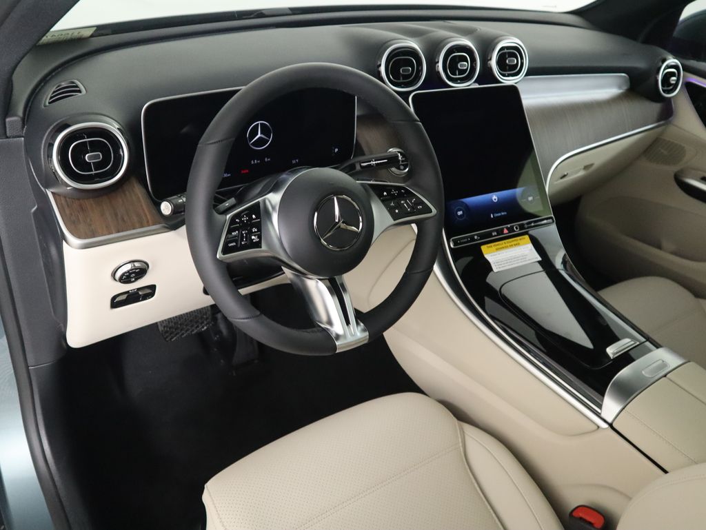 Used 2026 Silver Mercedes-Benz GLC 300 image 10