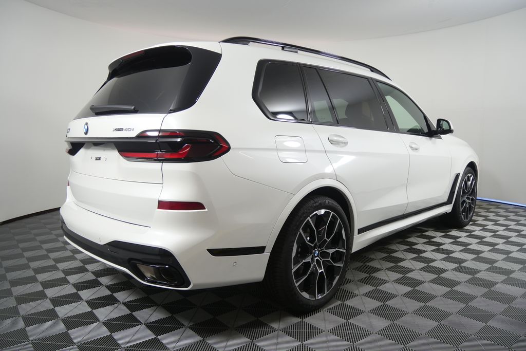 Thumbnail: 2026 BMW X7 - 3