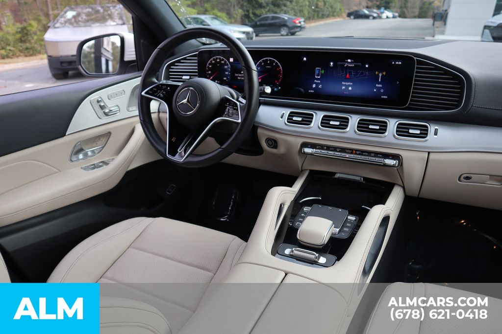 Used 2025 White Mercedes-Benz GLS 450 image 31