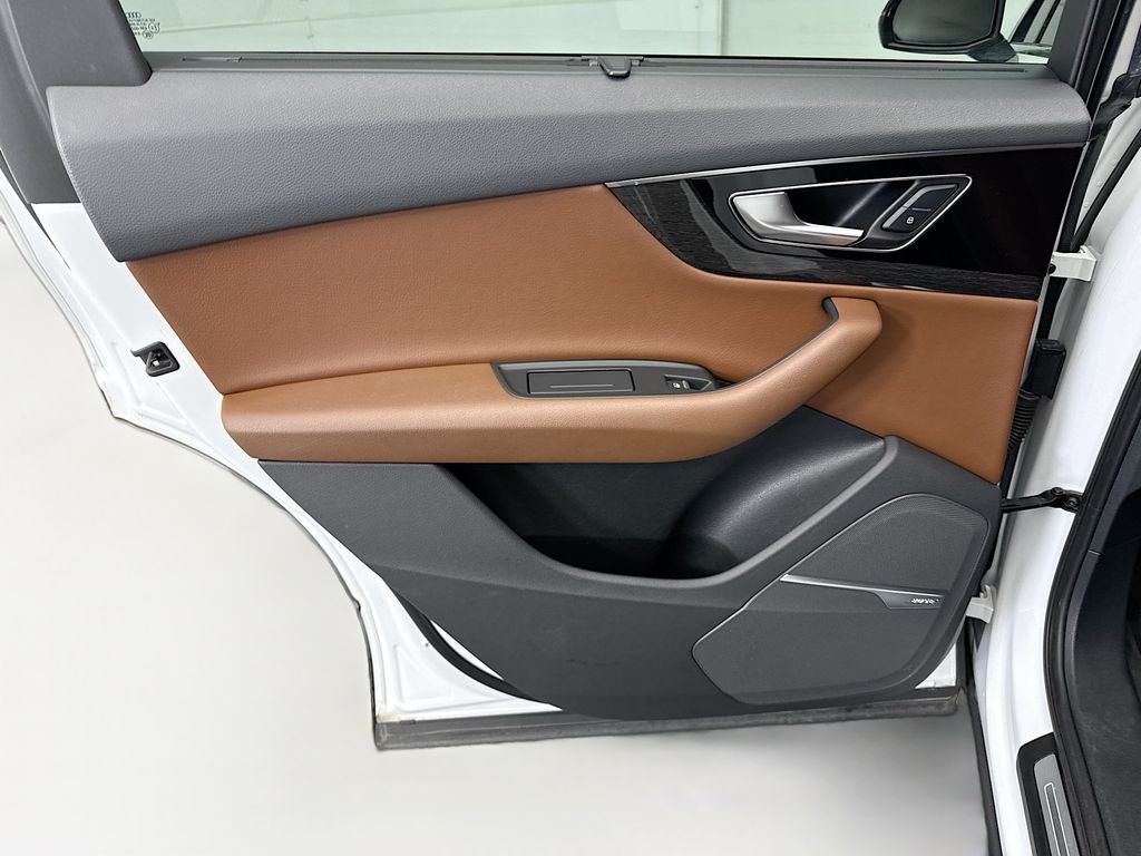 Thumbnail: 2018 Audi Q7 - 25