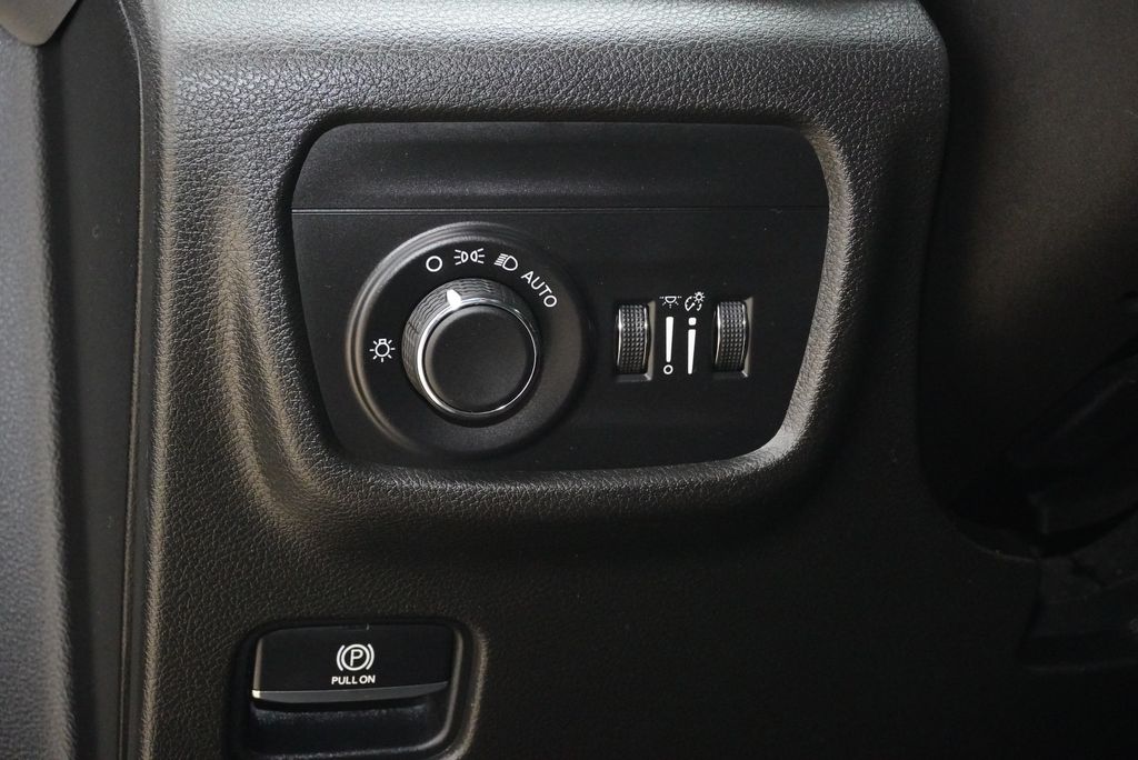 Used Car 2021 Jeep Grand Cherokee L  Altitude For Sale Under $25,000 In Weatherford, Texas